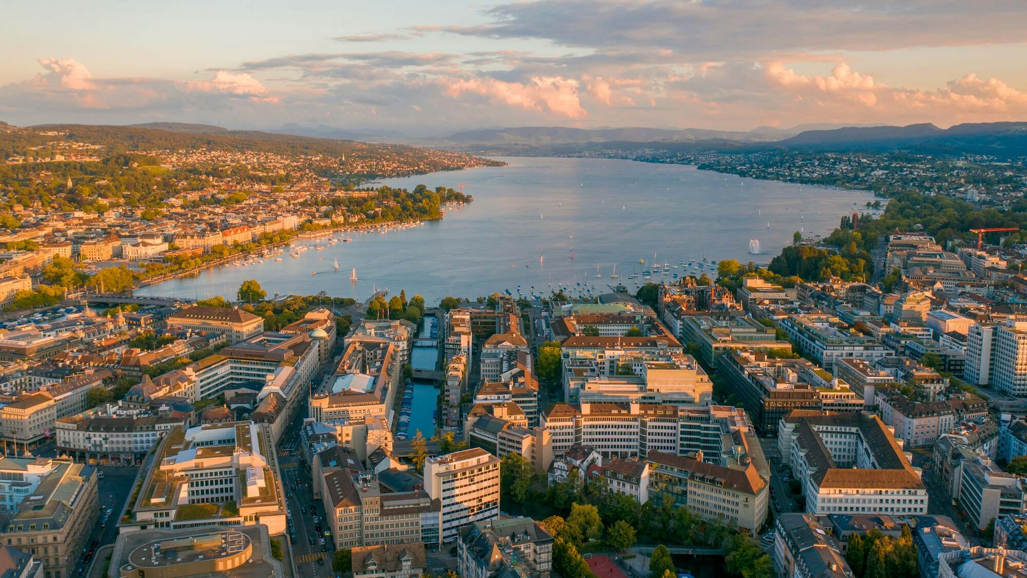 Zürich und der Zürichsee von oben